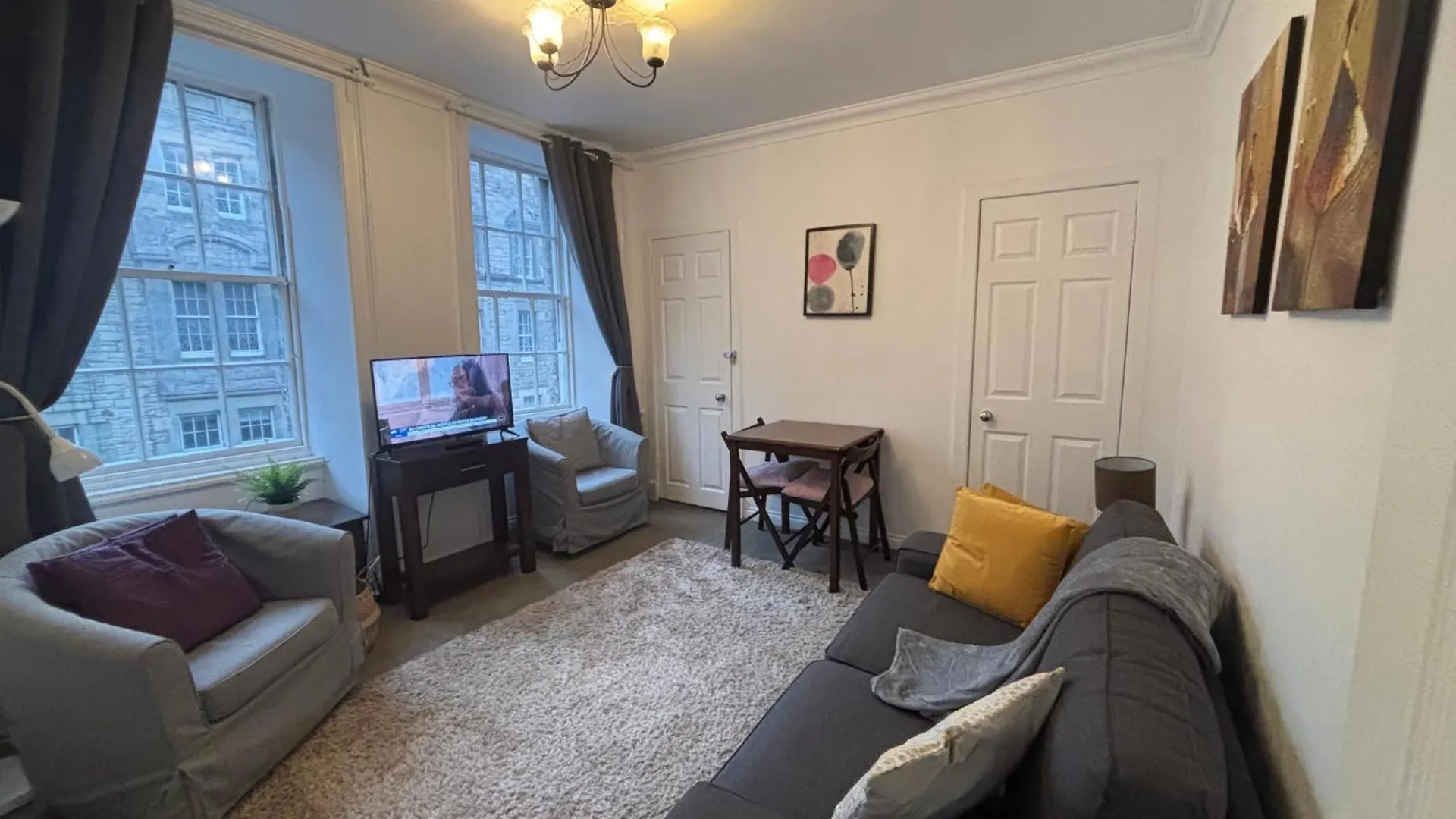 Cozy Downtown Apartment elérhetőségei